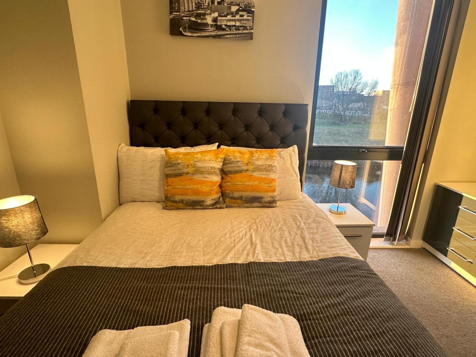 Adelphi Wharf Apartments By Beehosting Manchester Extérieur photo